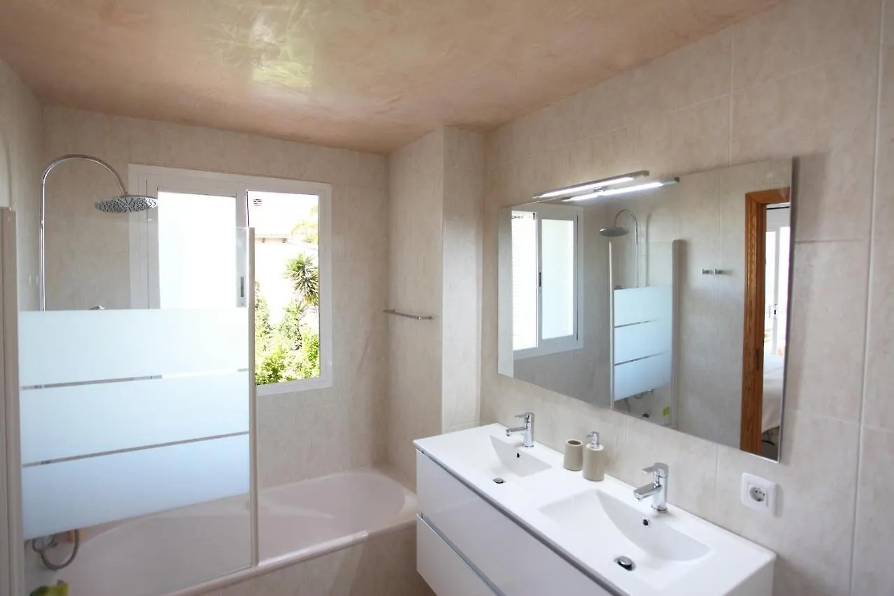 Villa Beach Alcudia, Lovely House With Jacuzzi  Alcudia (Mallorca)